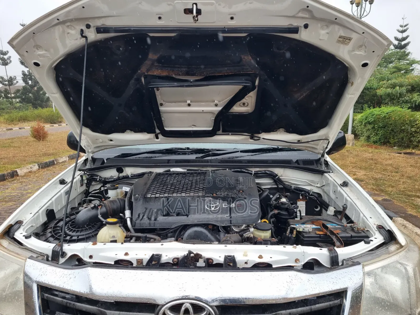 Toyota Hilux 2010 White