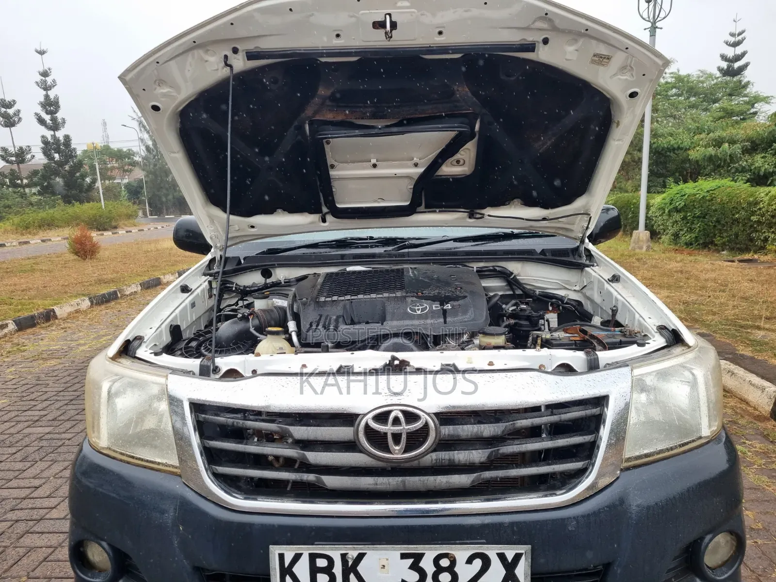 Toyota Hilux 2010 White