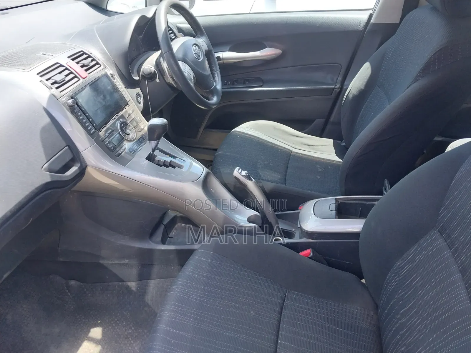 Toyota Auris 2010 Silver