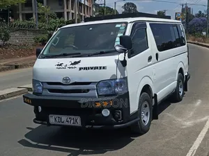 Toyota HiAce 2015 White