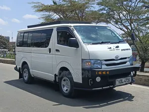 Toyota HiAce 2015 White