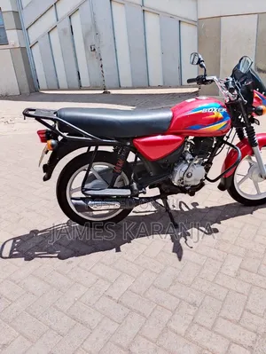 Bajaj Boxer 125 2025 Red