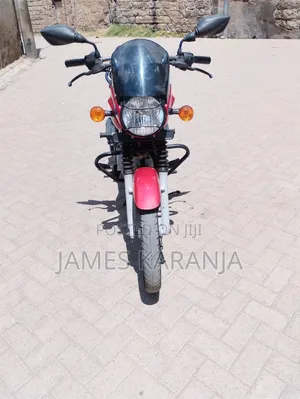 Bajaj Boxer 125 2025 Red