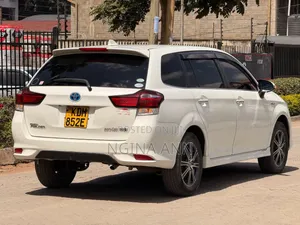 Toyota Corolla Fielder 2016 Silver