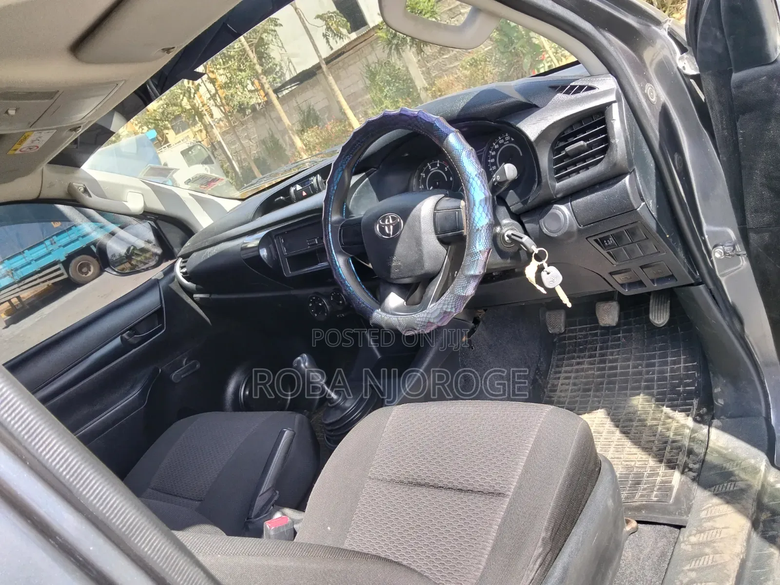 Toyota Hilux 2023 Gray