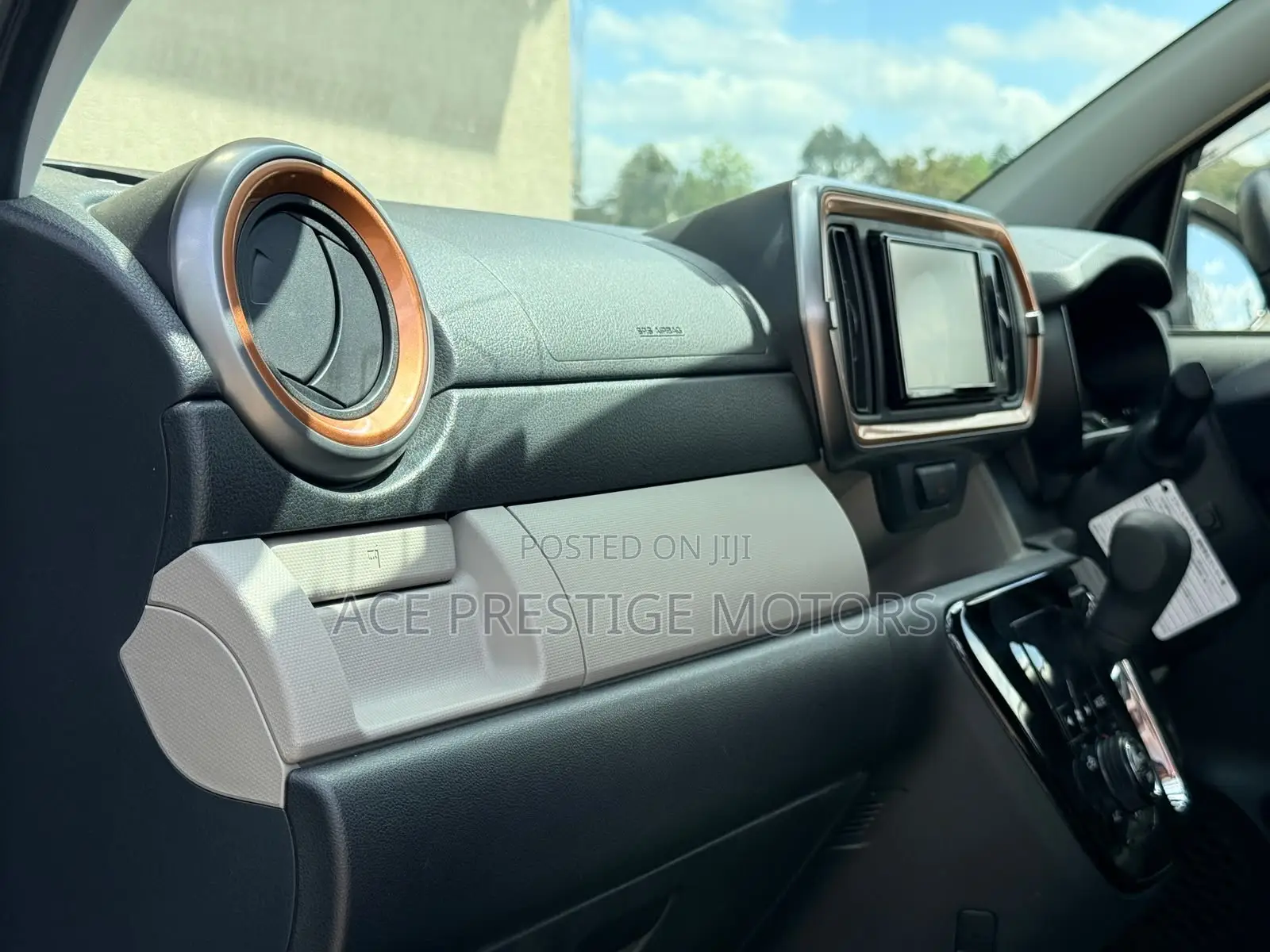 Toyota Passo 2019 Silver