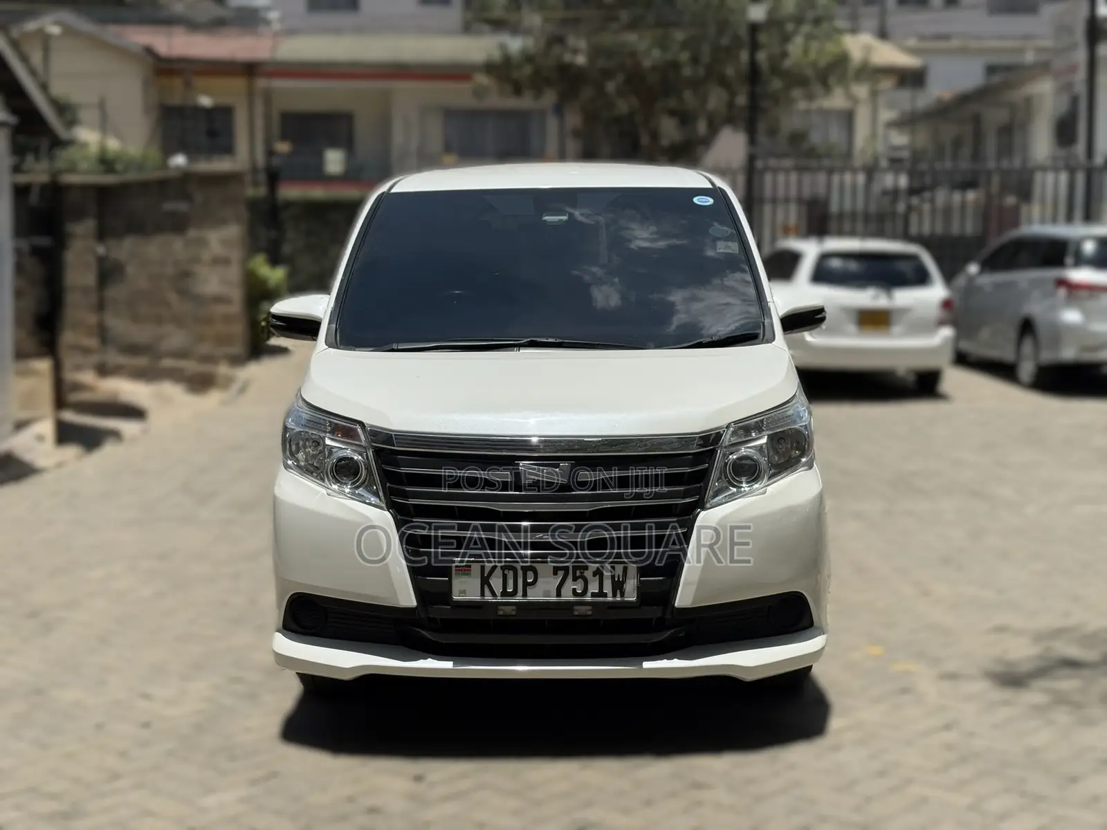 Toyota Noah 2.0 FWD (7 Seater) 2017 White