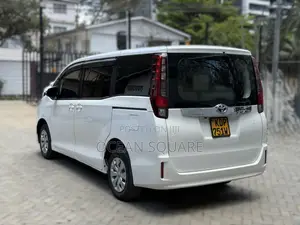 Toyota Noah 2.0 FWD (7 Seater) 2017 White