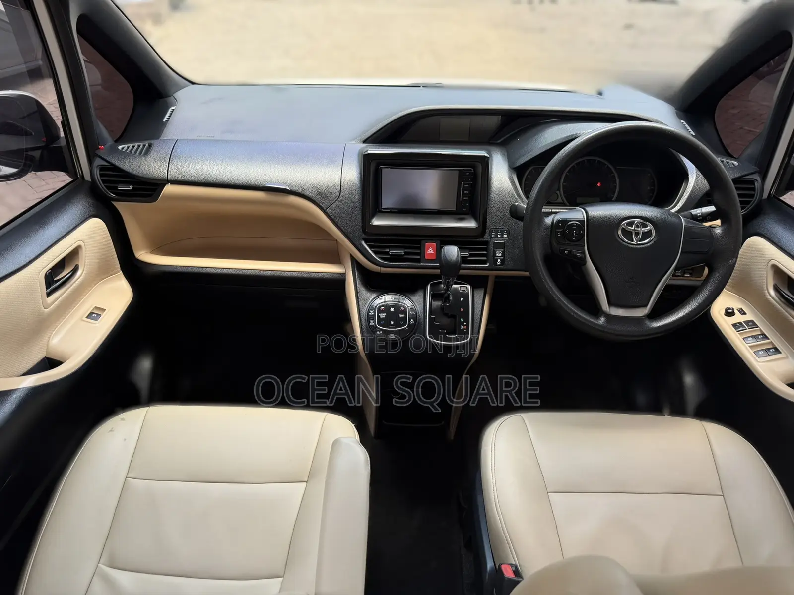 Toyota Noah 2.0 FWD (7 Seater) 2017 White