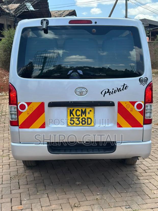 Toyota HiAce 2009 Silver - thumbnail 2