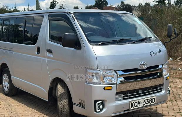 Toyota HiAce 2009 Silver - main view