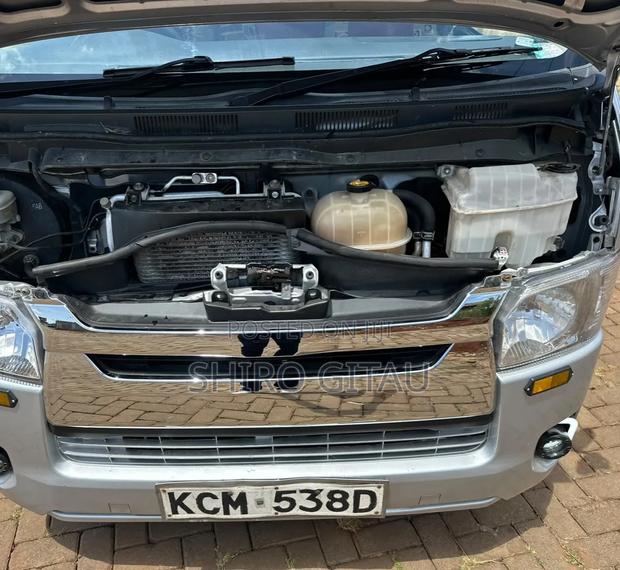 Toyota HiAce 2009 Silver - thumbnail 4