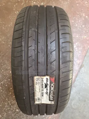 245 /40 R19 Yokohama Tyres 98w Bluearth-Gt