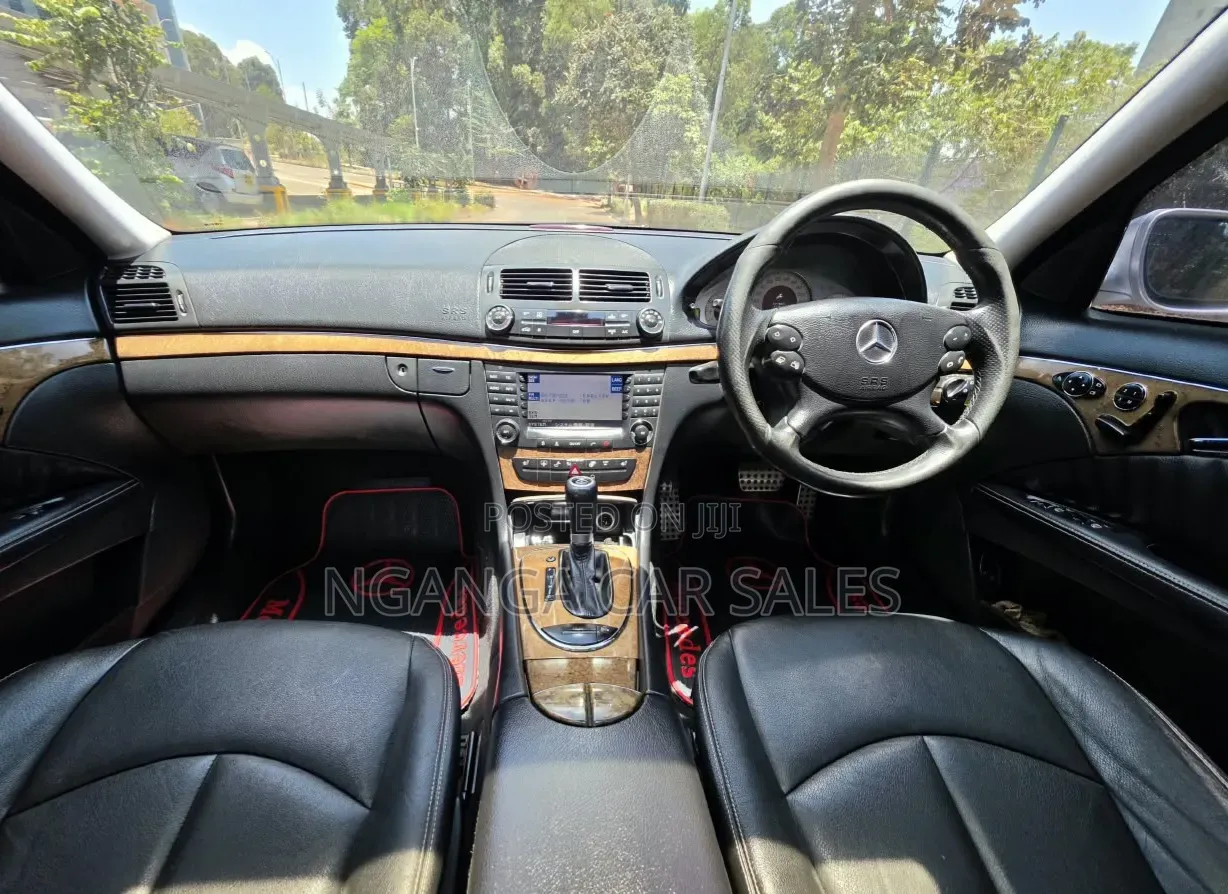 Mercedes-Benz E300 2008 Silver