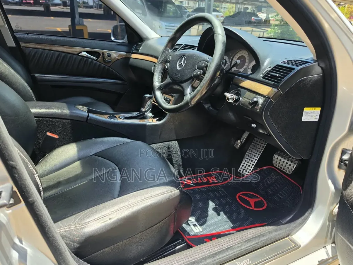 Mercedes-Benz E300 2008 Silver