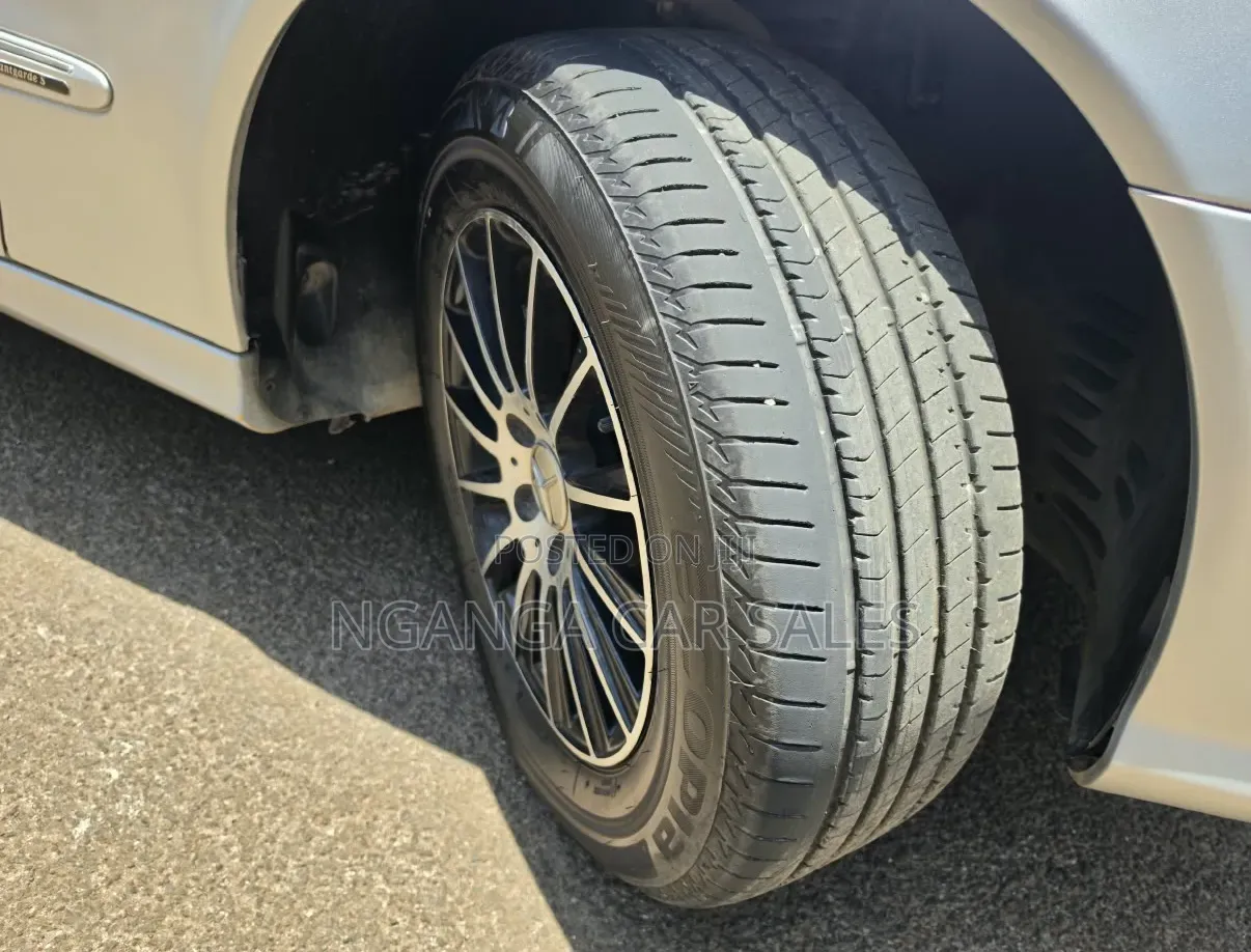 Mercedes-Benz E300 2008 Silver