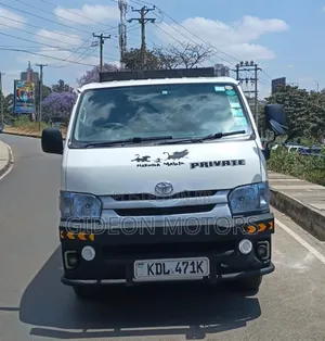 Toyota HiAce 2015 White