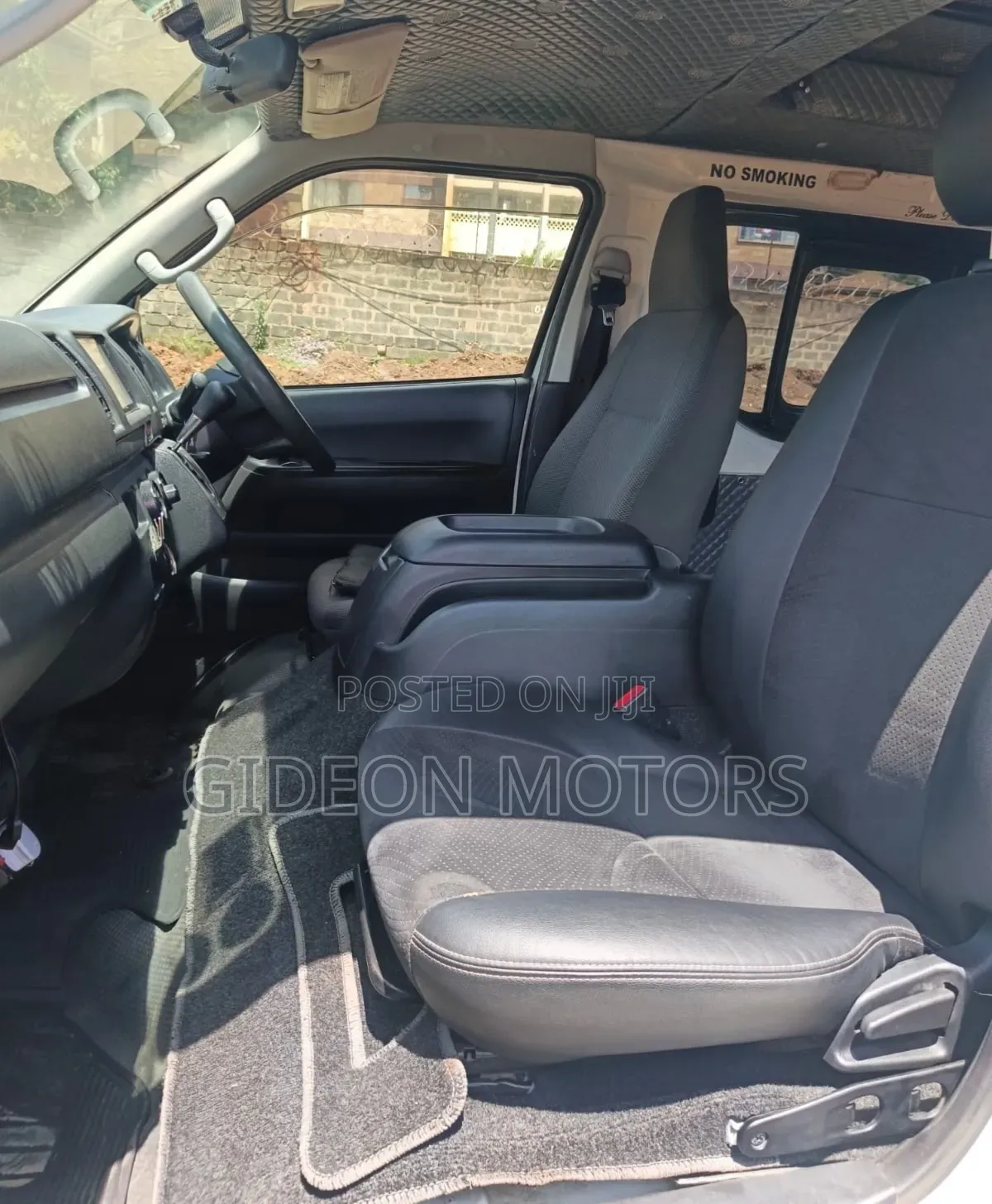 Toyota HiAce 2015 White