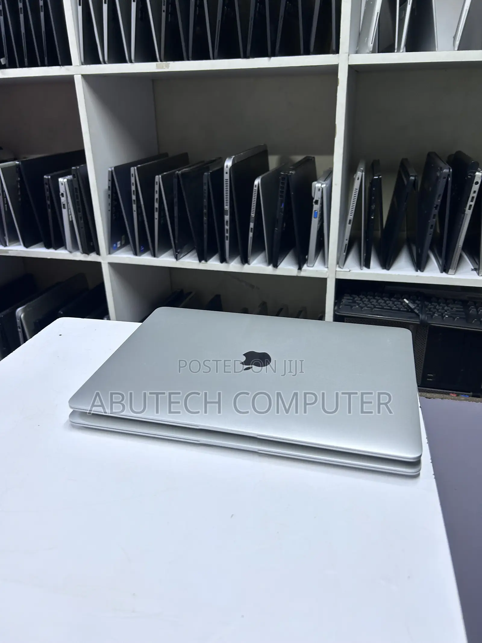 Laptop Apple MacBook Air 2020 M1 8GB Intel Core i5 SSD 256GB