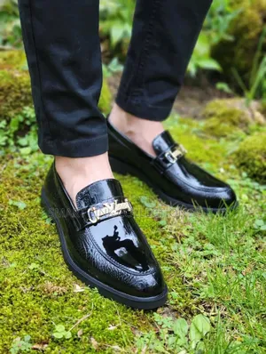 Sleek Wetlook Officials