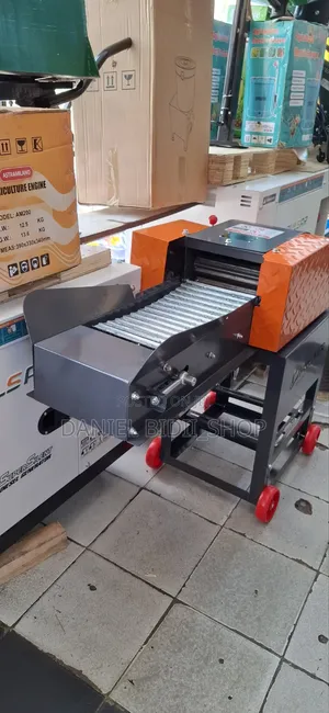 High Speed Chopper With Metal Conveyor Belt