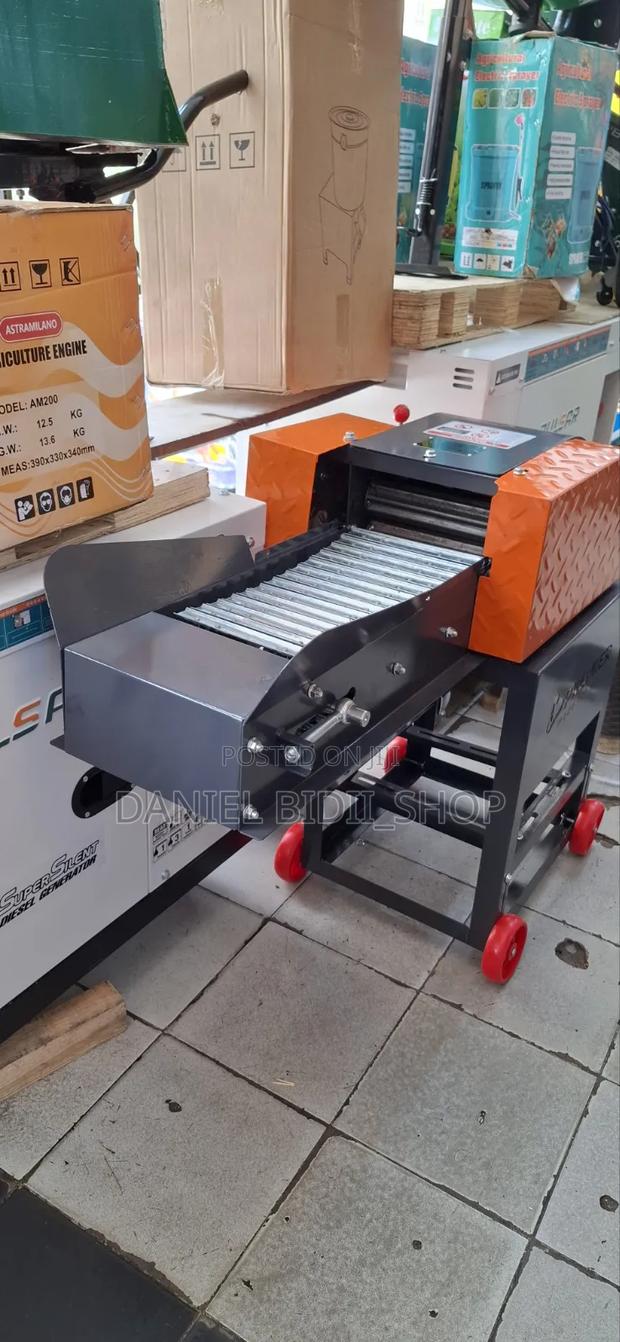 High Speed Chopper With Metal Conveyor Belt