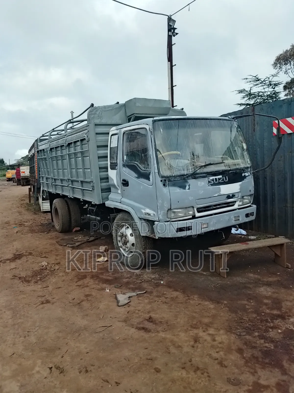 Isuzu 2007 White