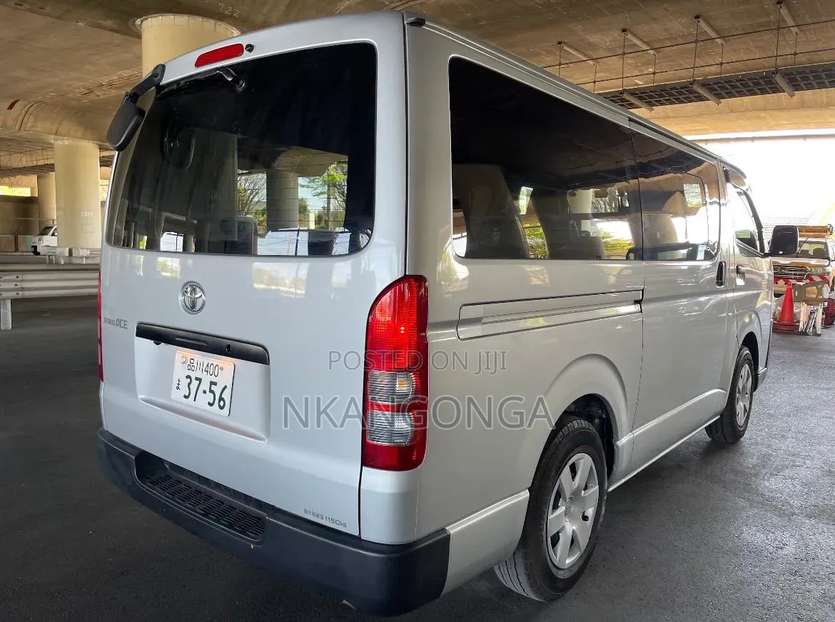 Toyota GranAce 2019 Silver