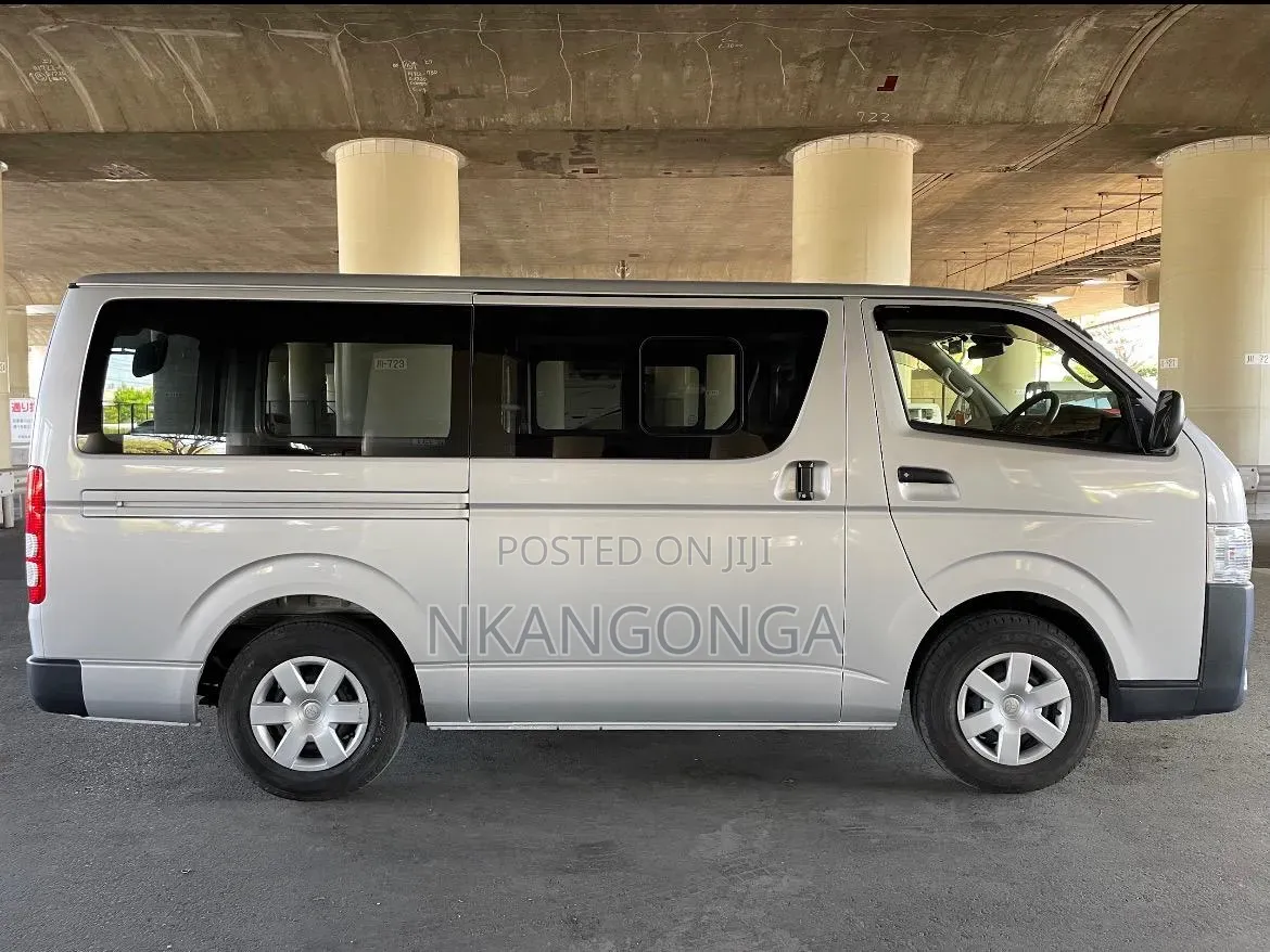 Toyota GranAce 2019 Silver