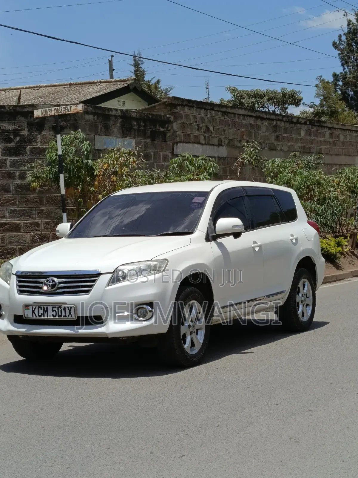 Toyota Vanguard 2010 White