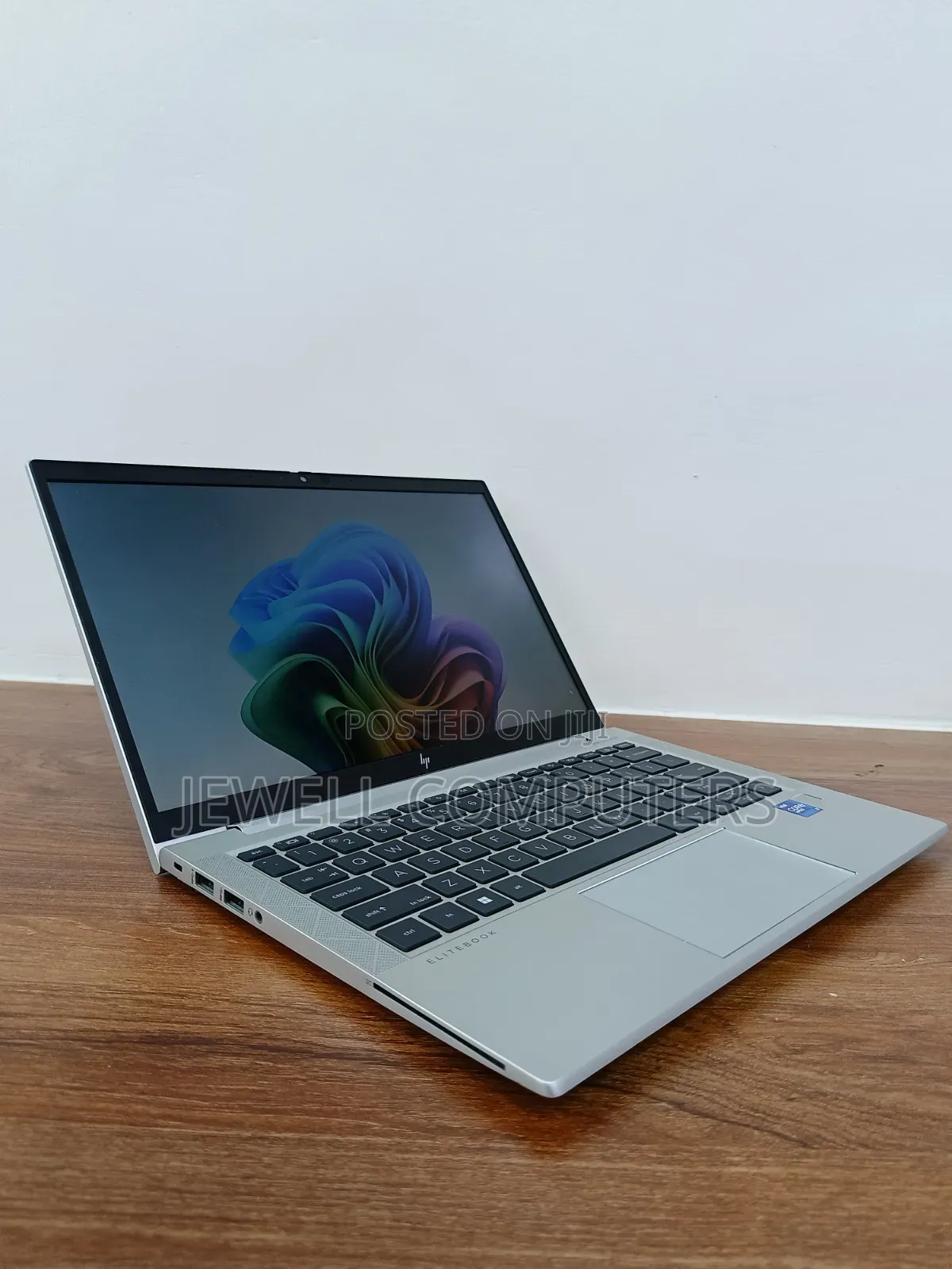 Laptop HP EliteBook 830 G8 16GB Intel Core i7 SSD 512GB