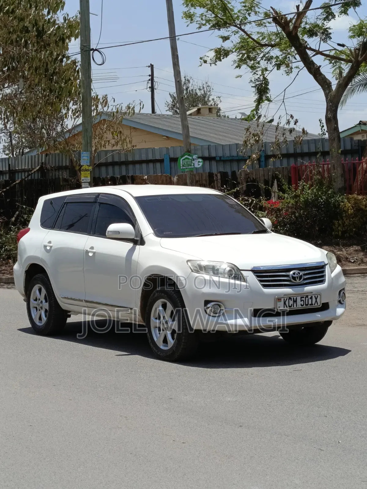 Toyota Vanguard 2010 White