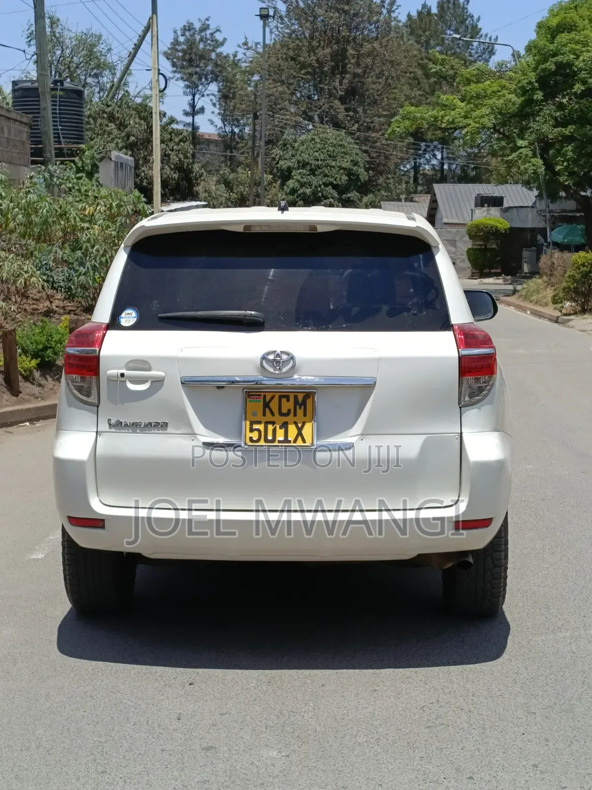 Toyota Vanguard 2010 White