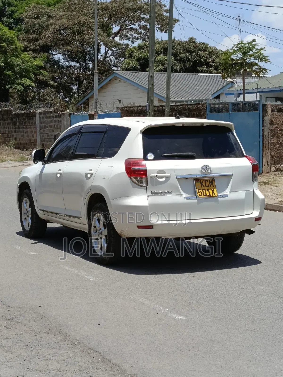 Toyota Vanguard 2010 White
