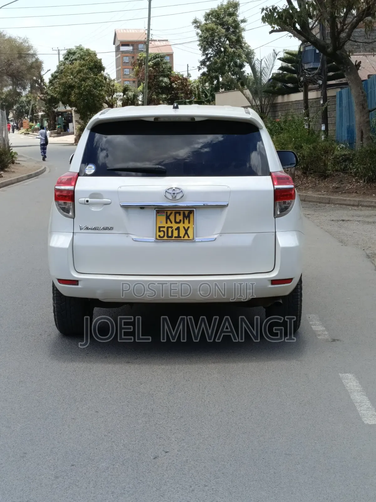 Toyota Vanguard 2010 White