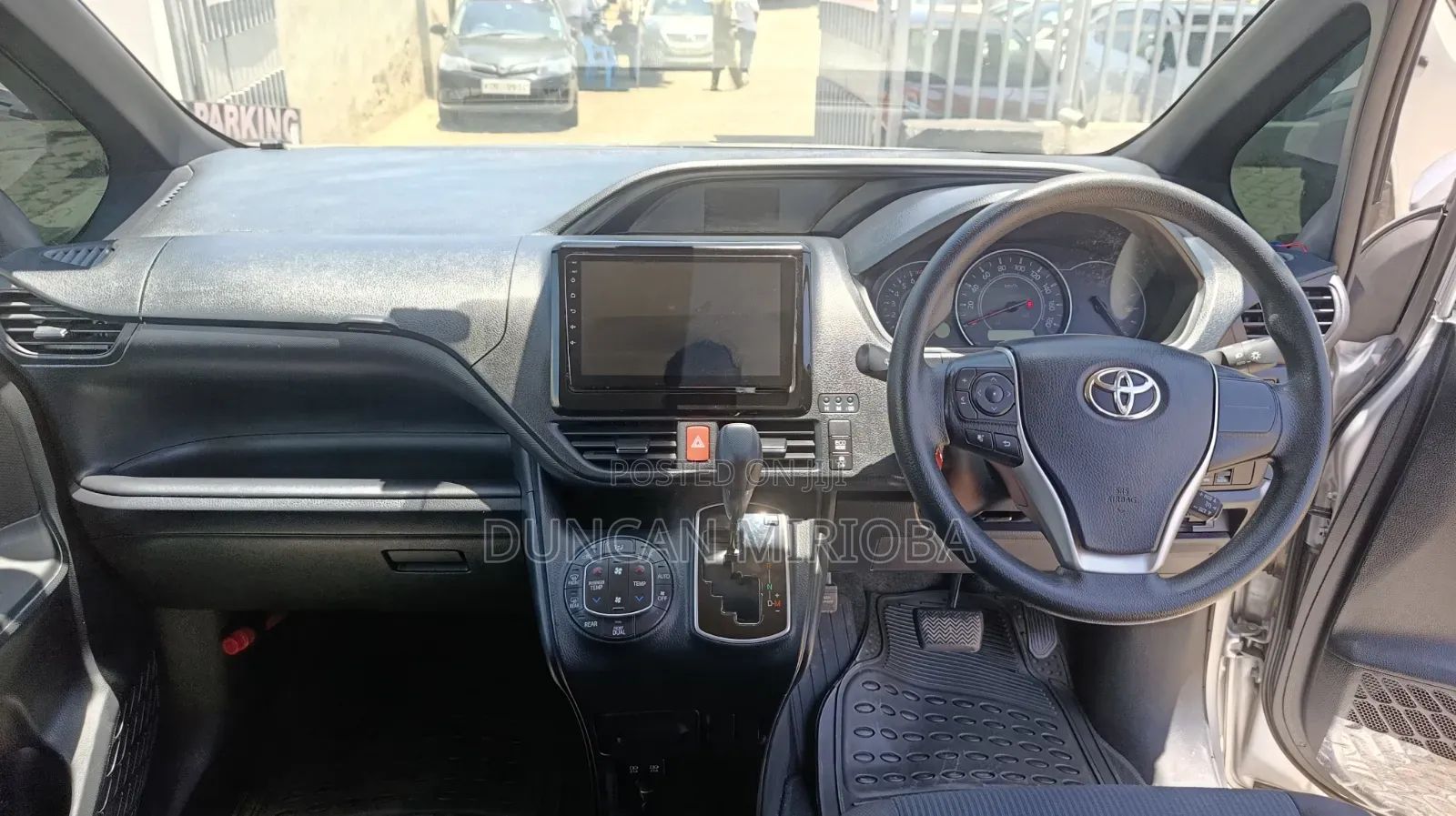 Toyota Noah 2020 Silver