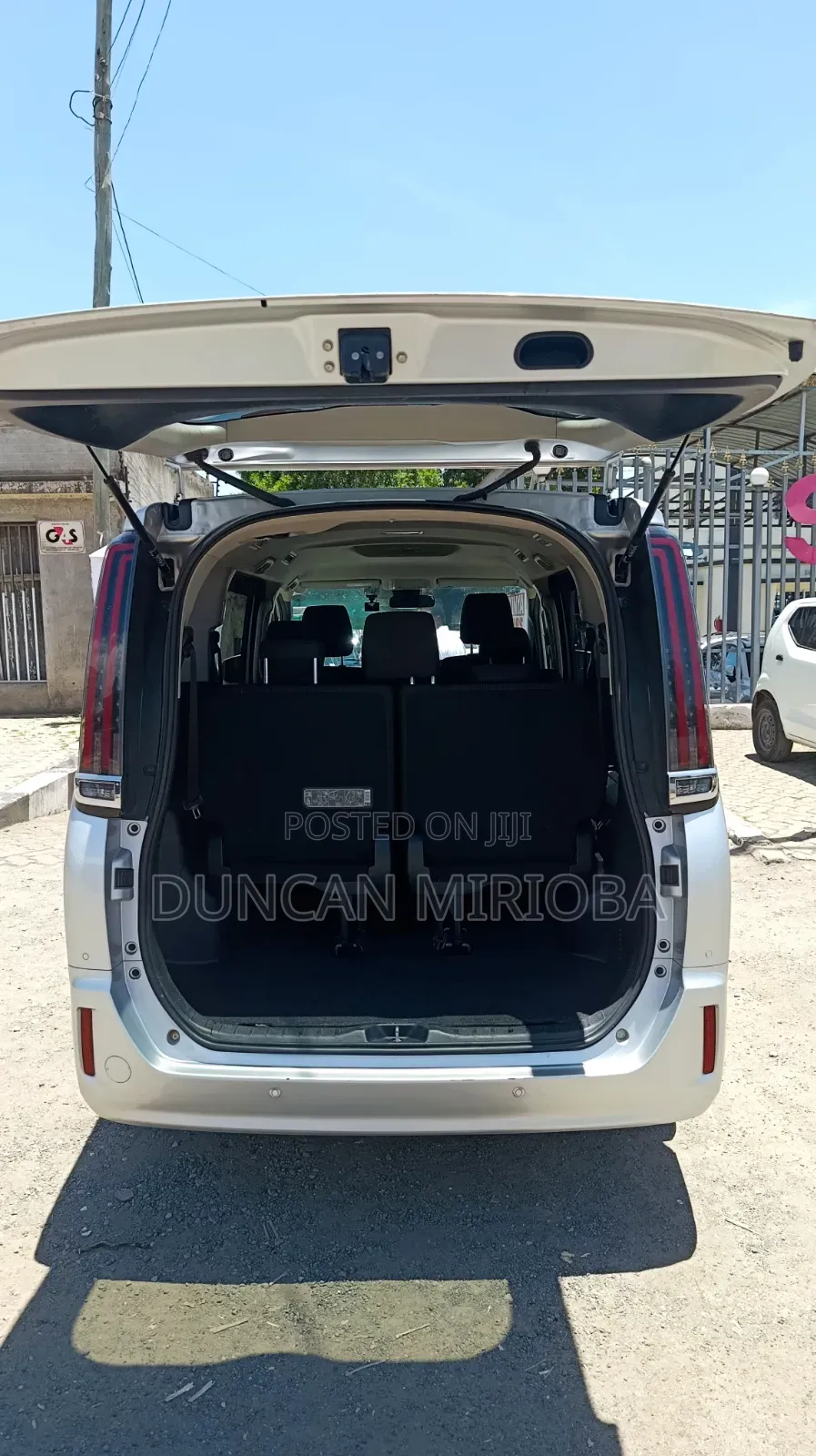 Toyota Noah 2020 Silver