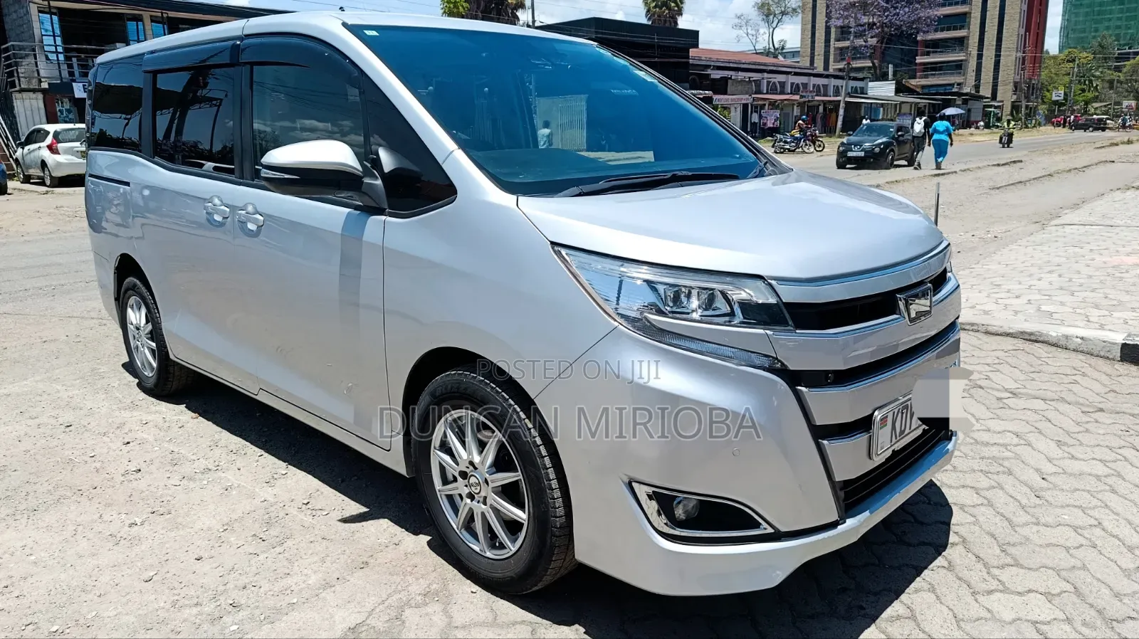 Toyota Noah 2020 Silver