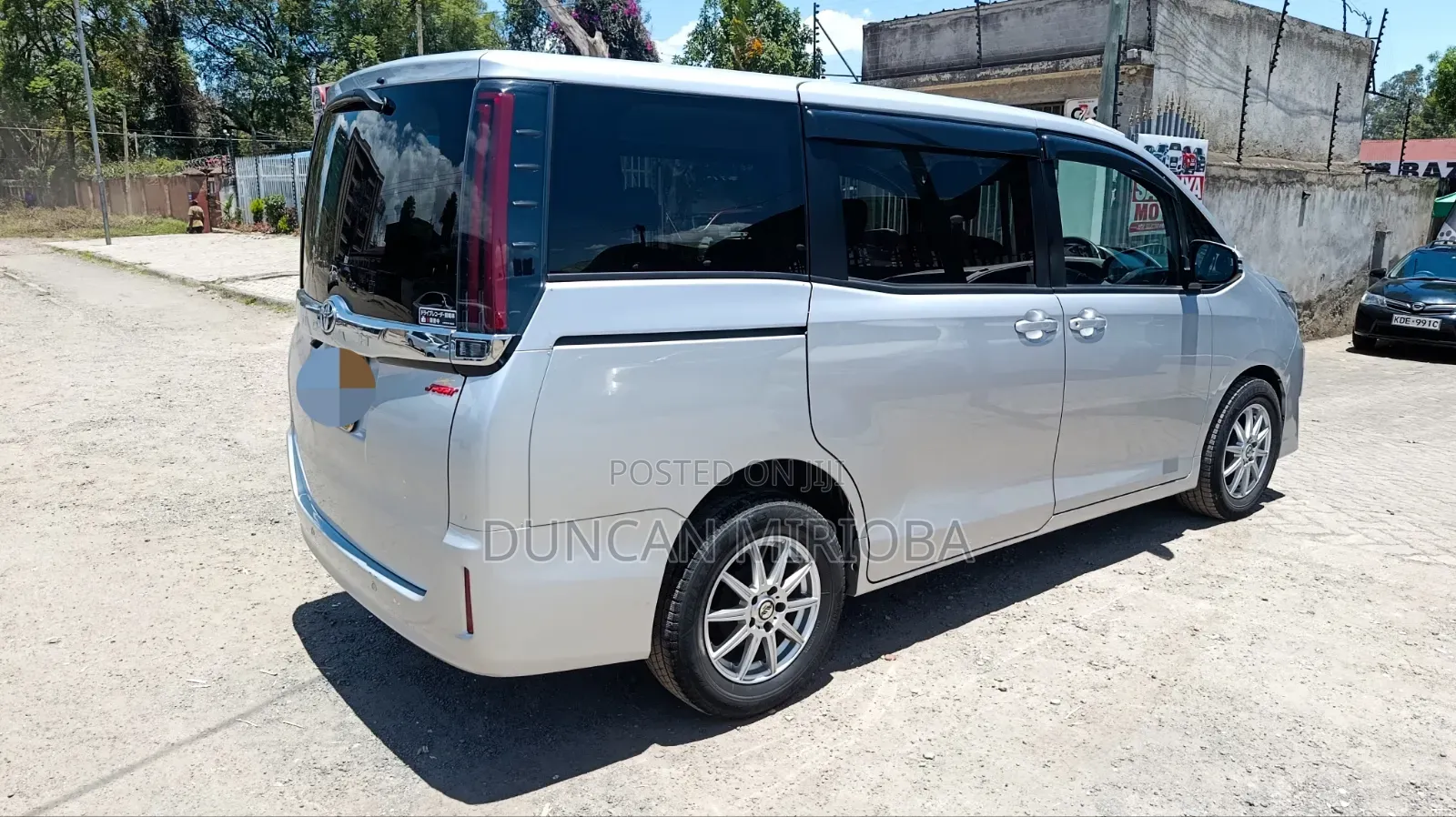 Toyota Noah 2020 Silver