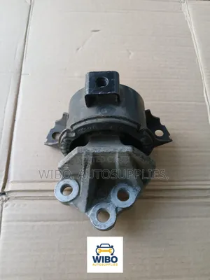 Nissan DayZ LHS Gear Box Mount