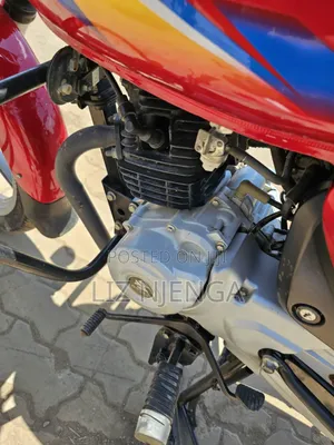 Bajaj Boxer 125 2026 Red
