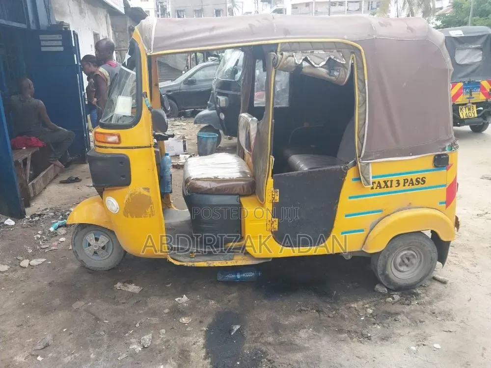 Bajaj RE 2020 Yellow