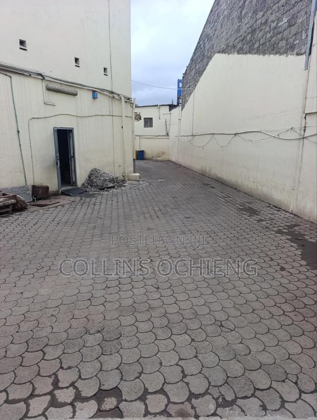 Small Warehouse (2,000sqft) to Let - Enterprise Rd - thumbnail 2