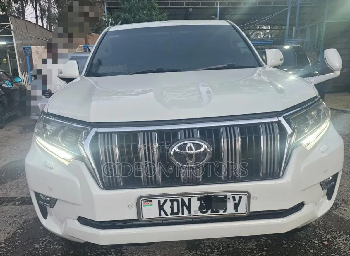 Toyota Land Cruiser 2016 White