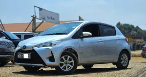 Toyota Vitz 1.5 FWD Hybrid 5dr 2018 Silver