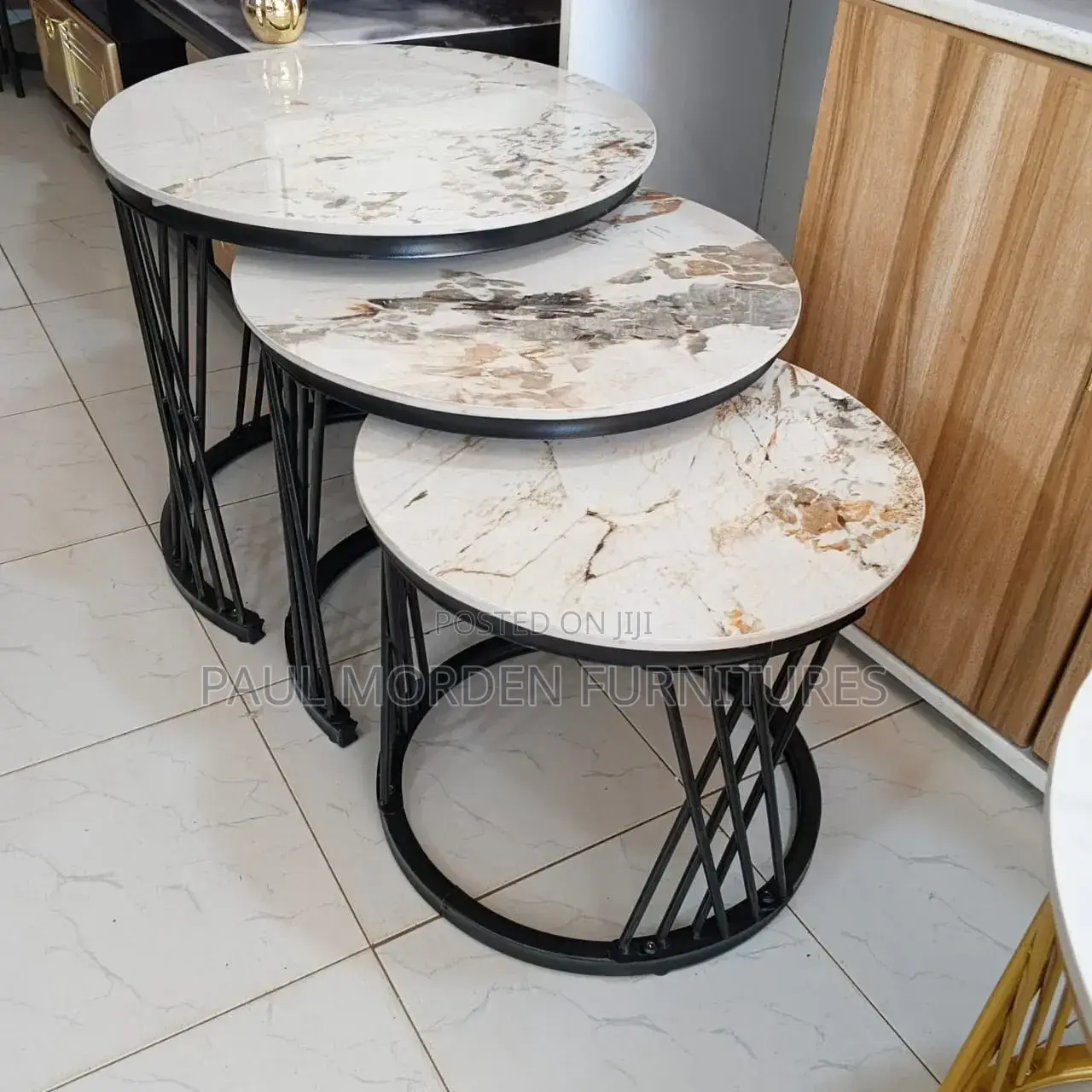 Coffee Table With Black Metal Lengs 3-1