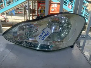 Royota Ipsum 2005 Headlight