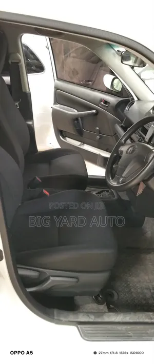 Toyota Probox 1.5 DX 4WD 2019 White