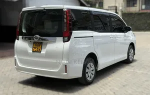 Toyota Noah 2017 White