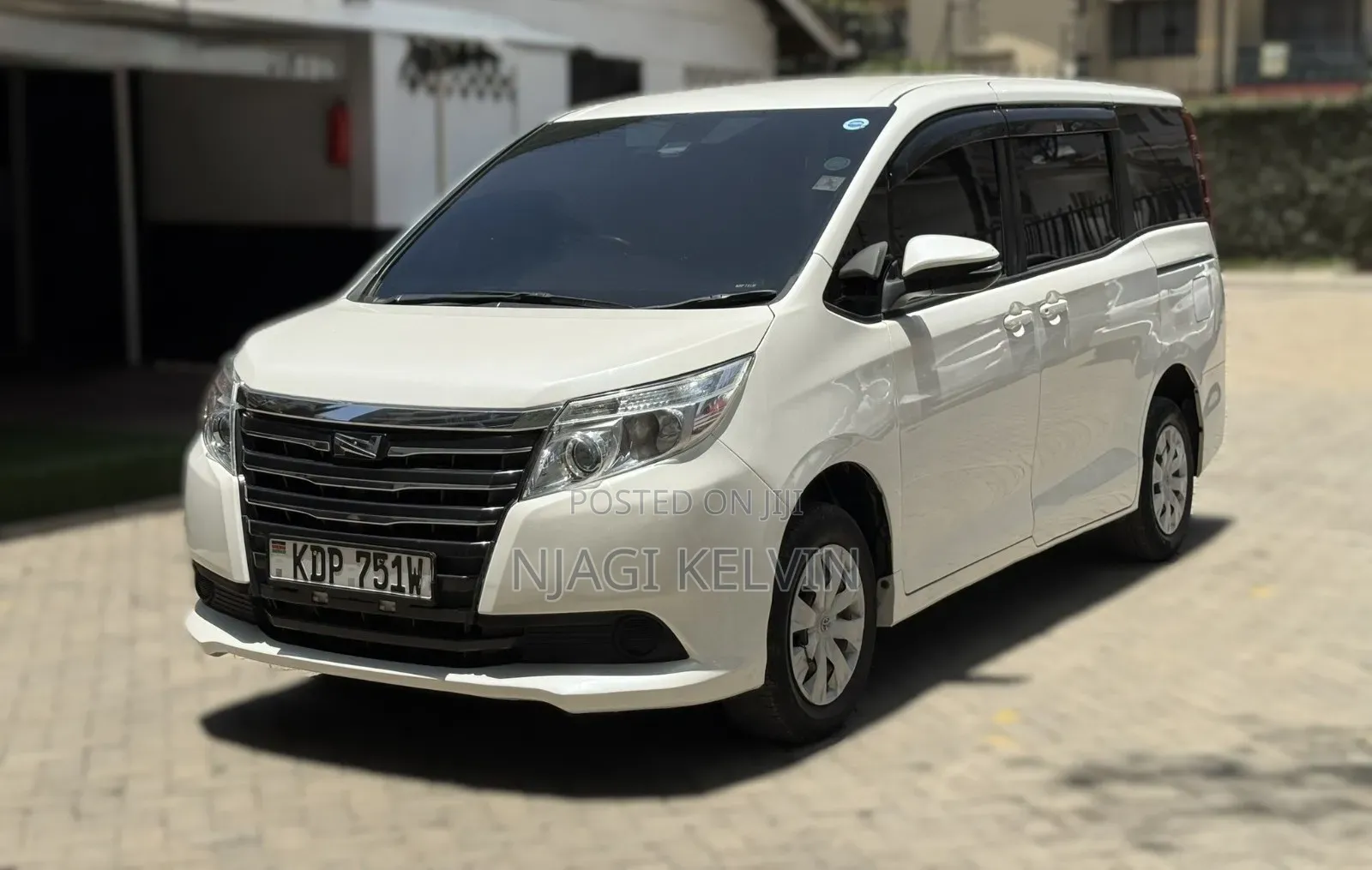 Toyota Noah 2017 White
